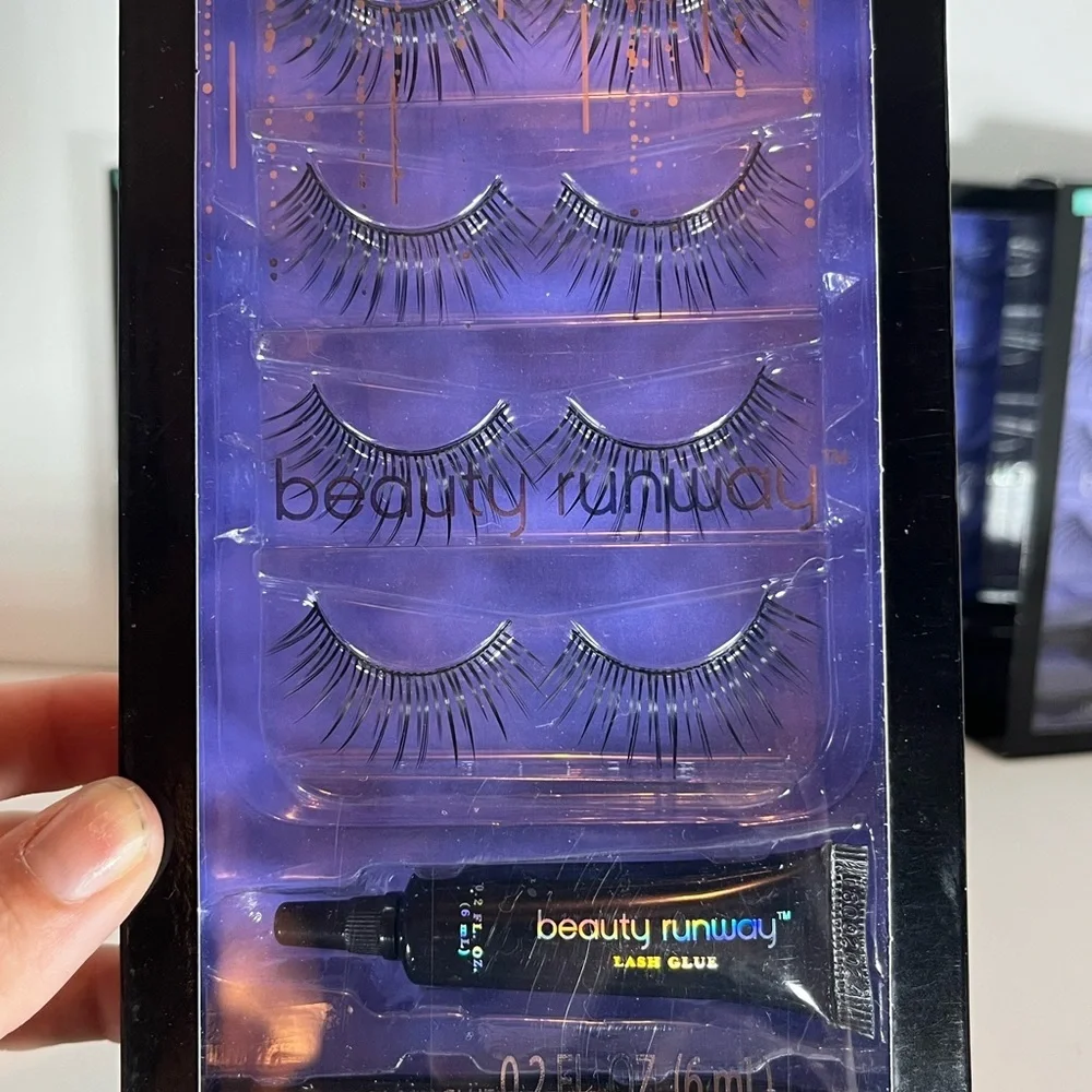 Beauty Runway 6Pc Eyelash Kit 4 Eyelashes, 1 Lash Glue‎ 0.2fl oz, 1 Brush ~New